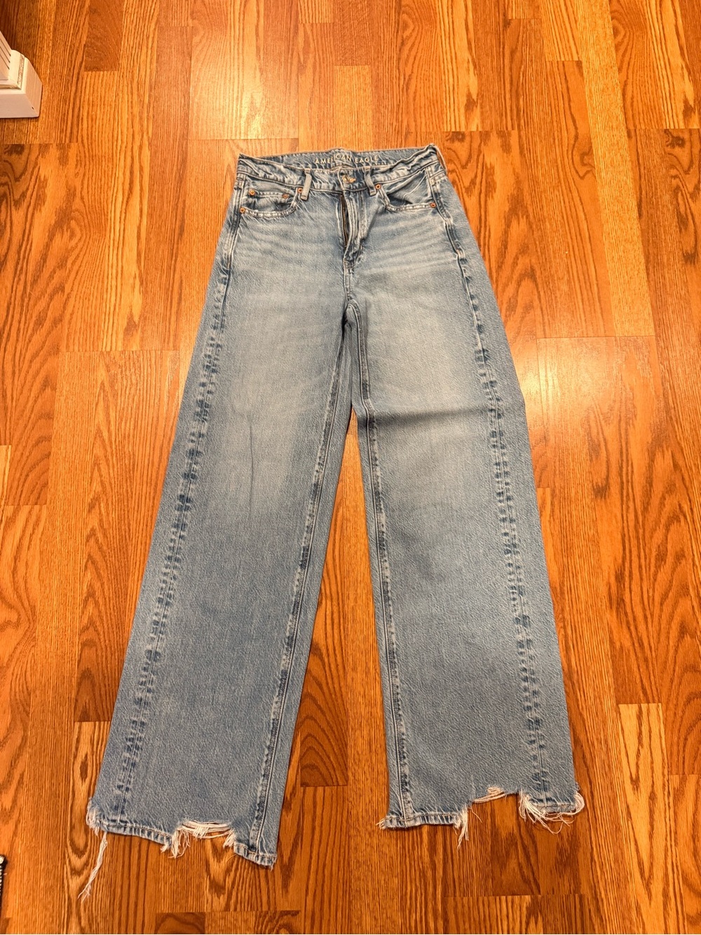 American Eagle Outfitters Light Wash Wide-Leg Jeans - size 0 LONG